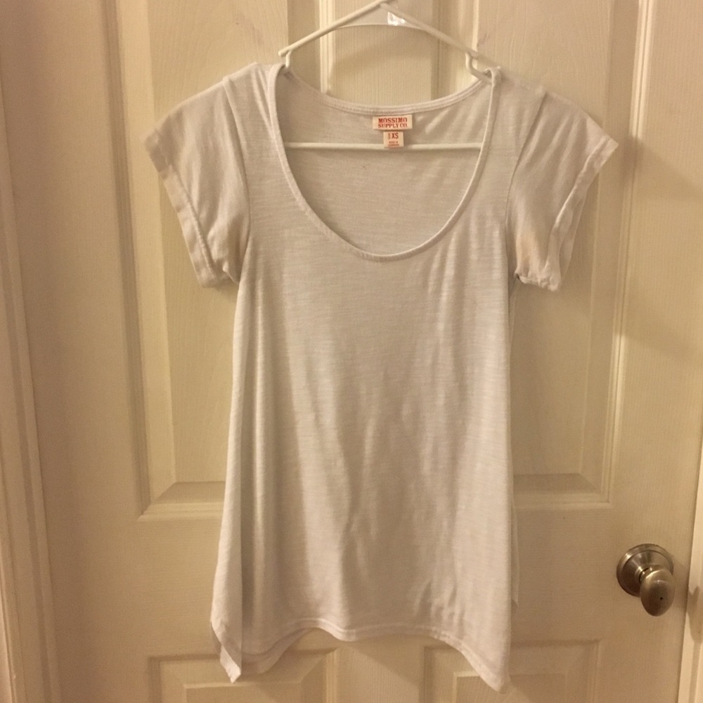 Basic flows white shirt